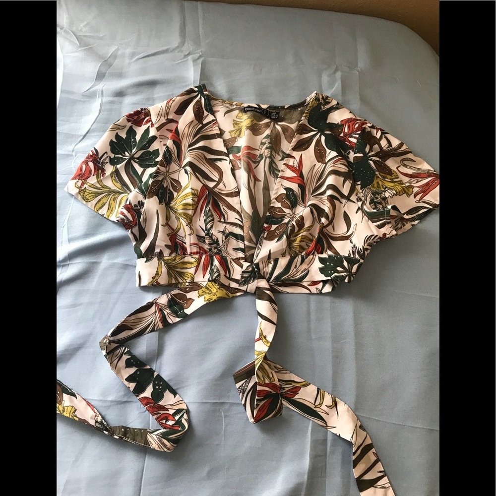 Leaf Print Tie Front Crop Top